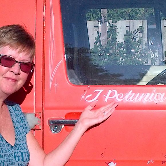 Meet your Posher, Janet - Picture 1 of 1